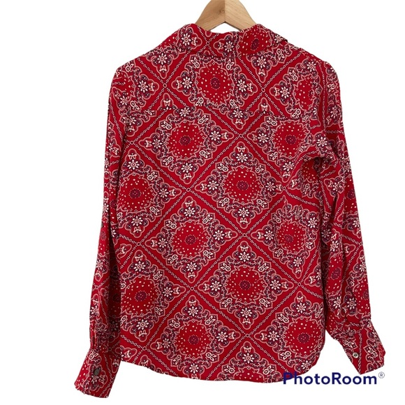 TOMMY HILFIGER RED/WHITE/NAVY PAISLEY PRINT 100% RAYON BUTTON DOWN TOP, SMALL - Picture 2 of 10